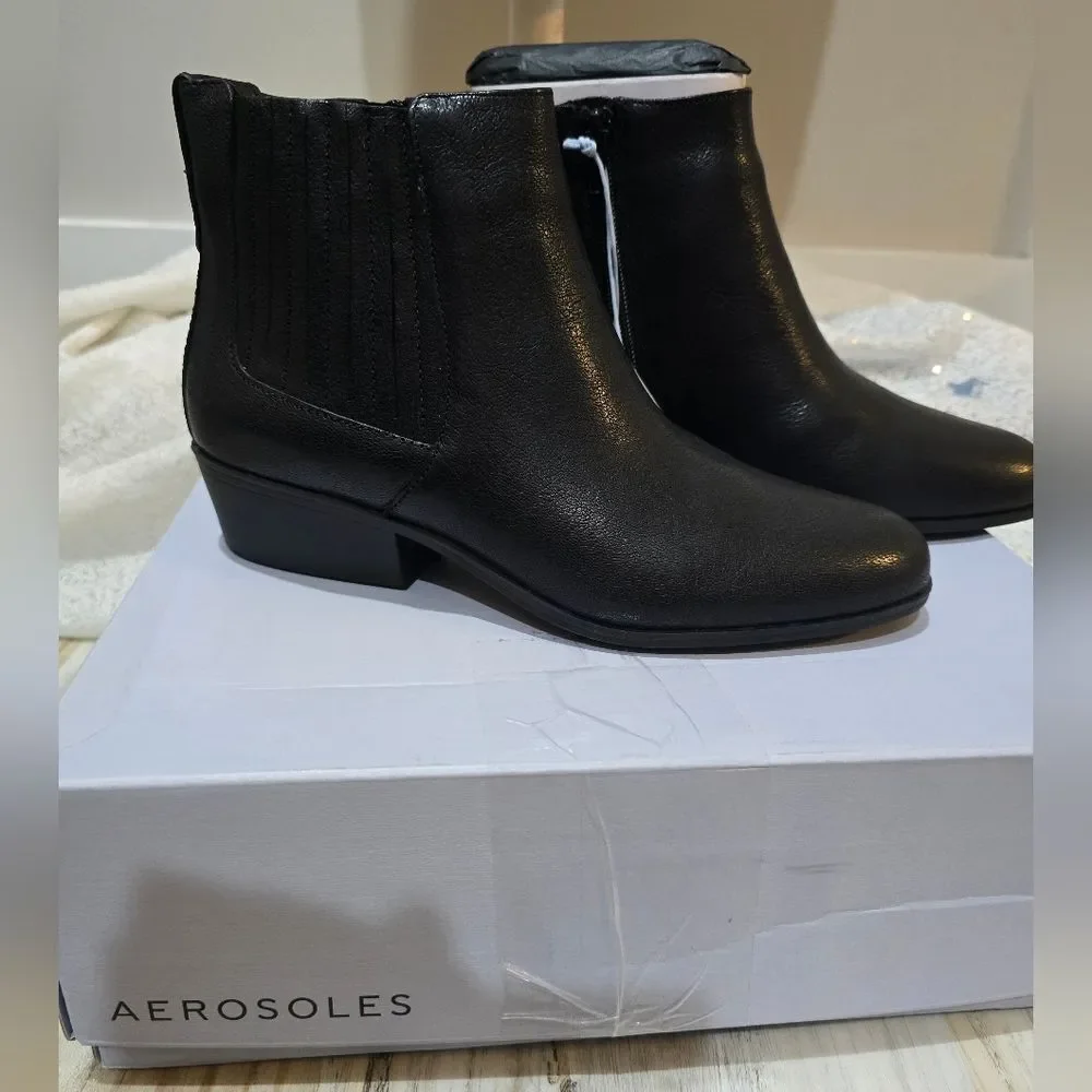 Aerosoles Claus Buckle Ornament Booties New In Box Size 7 Black